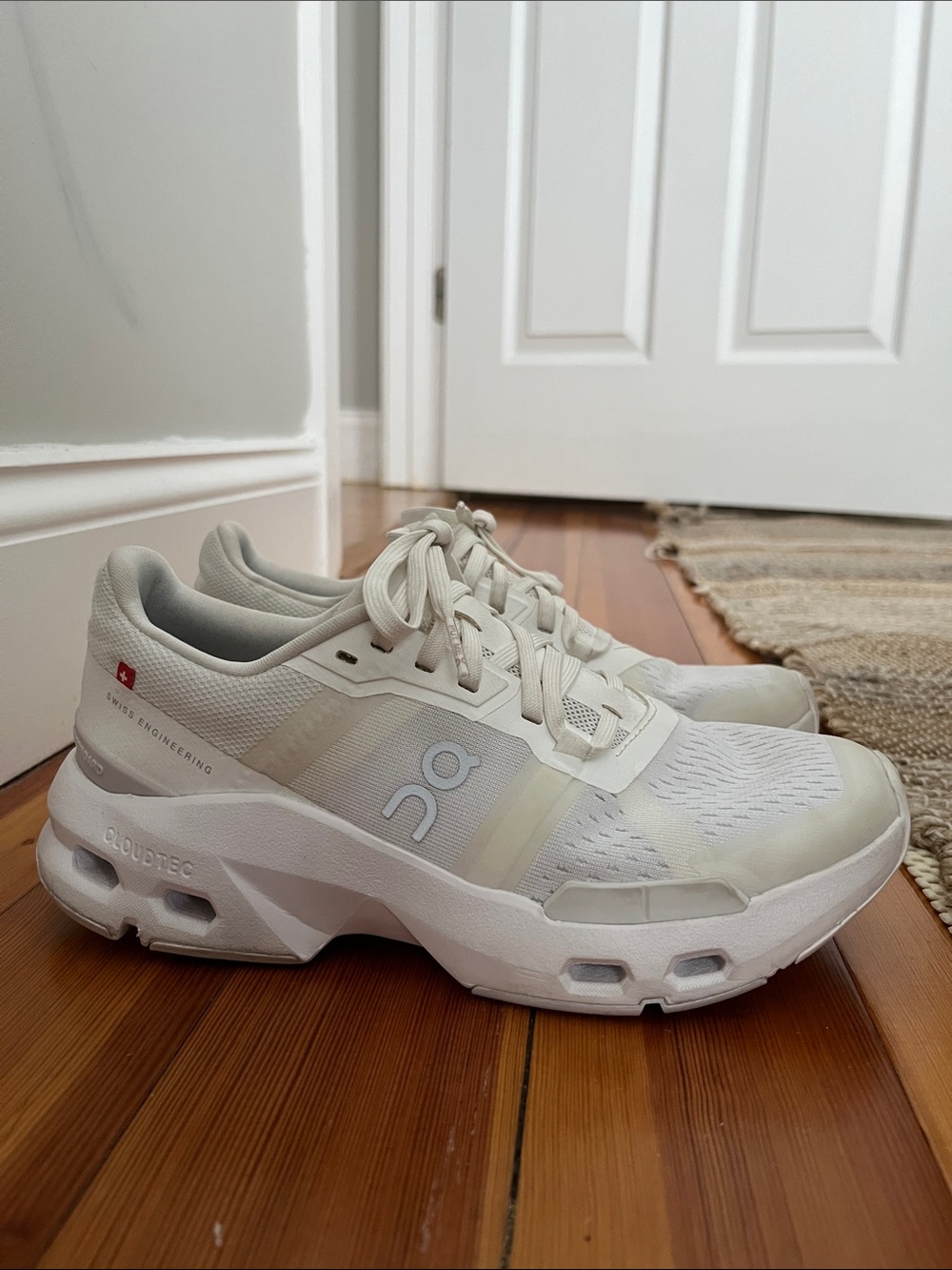 QN Lifting Cloudtec Women's White Sneakers